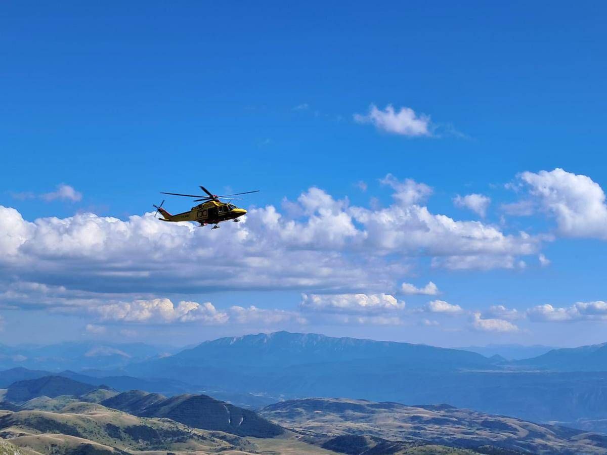 Tragedia sul Gran Sasso, escursionisti trovano corpo senza vita di un uomo - 