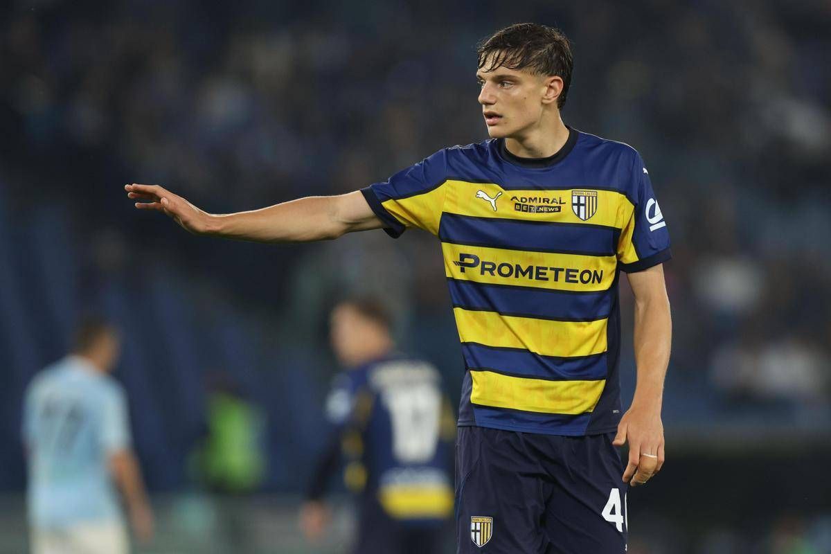 Mercato, tutti vogliono Leoni. Sfida tra Juve, Inter e Milan per il difensore del Parma -