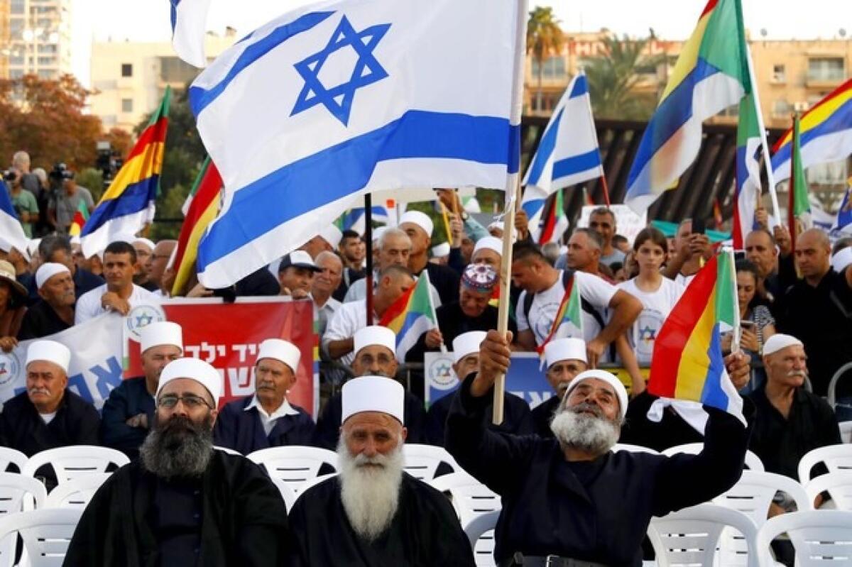 Israele bombarda la Siria per proteggere i Drusi | Ma che cosa si nasconde dietro questo intervento? -