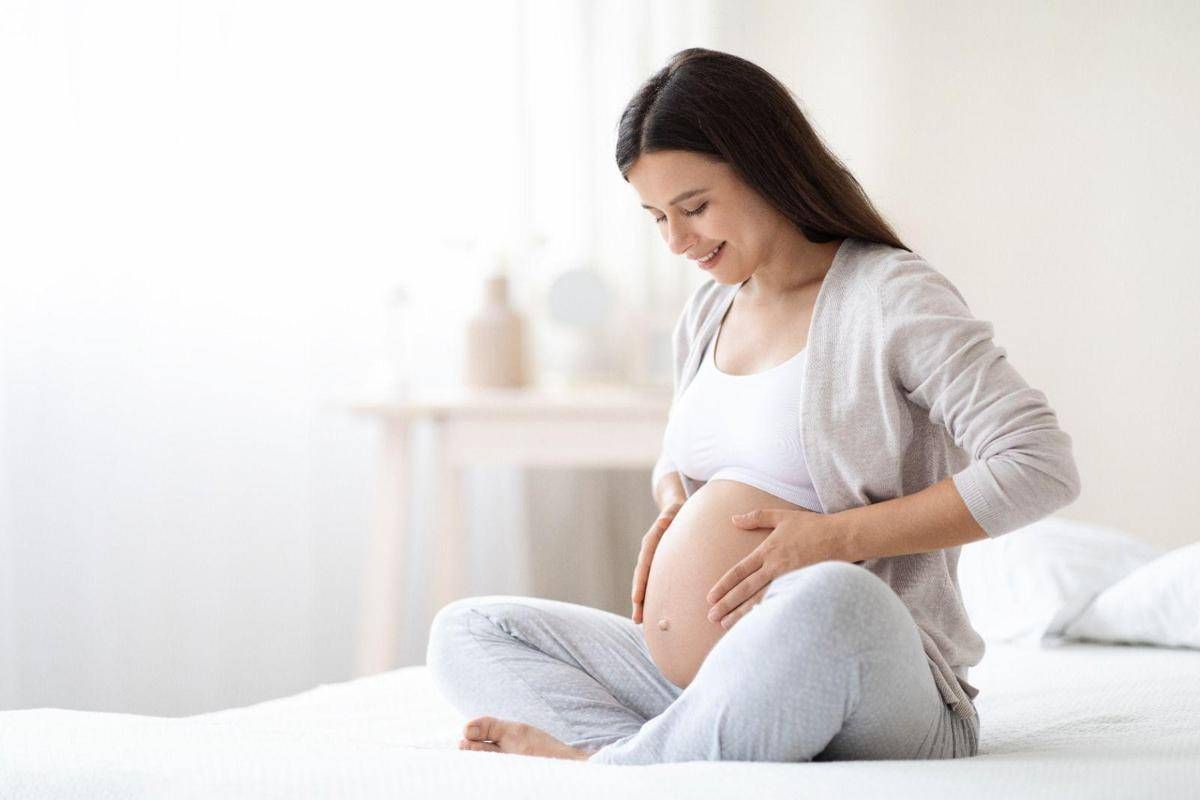 Utero in affitto, "non poter diventare madri è una malattia": appello alla premier Meloni -