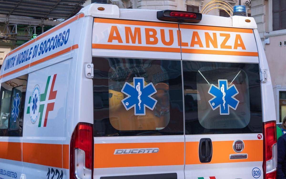 Roma, 18enne ustionato mentre accende barbecue sul terrazzo: è grave - 