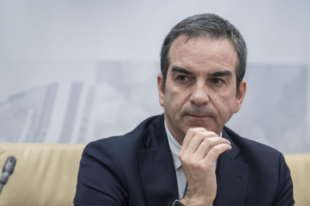 Calabria in Rivolta | Occhiuto si dimette e poi si ricandida: è davvero lui il salvatore della Regione? -