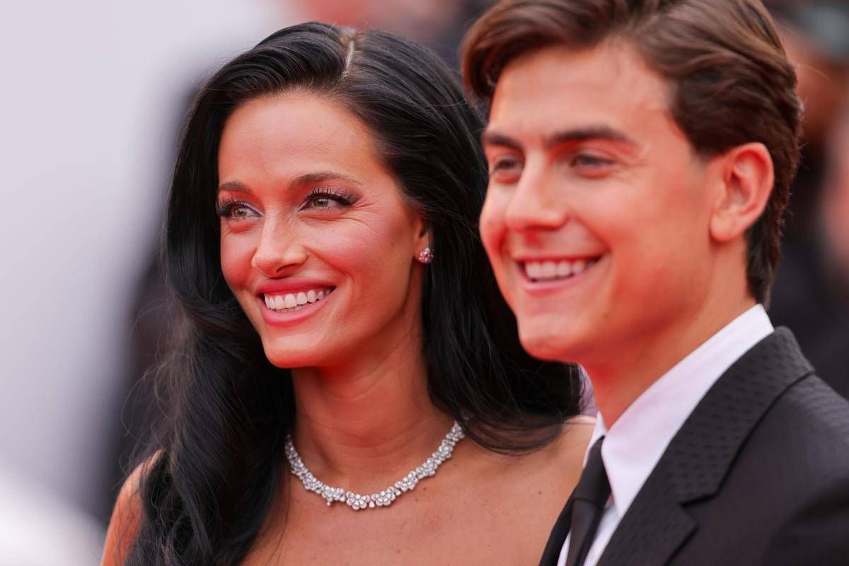 Oriana Sabatini sorprende Dybala, il regalo per l'anniversario di matrimonio - 