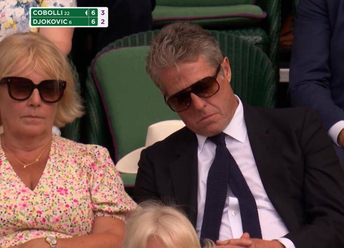 Cobolli-Djokovic lottano e Hugh Grant dorme a Wimbledon - 