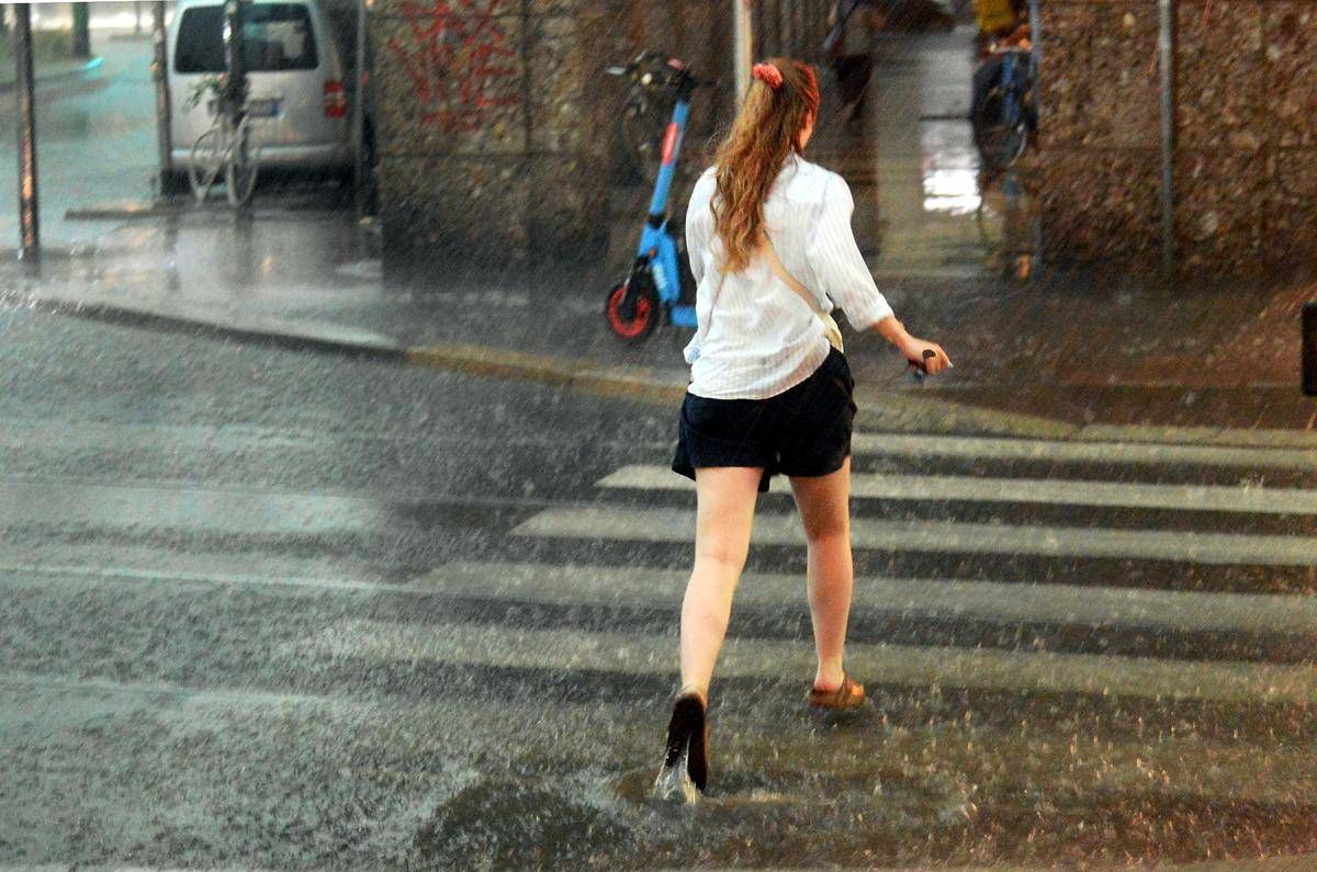 Nubifragi e temporali prima del caldo africano, le previsioni meteo - 