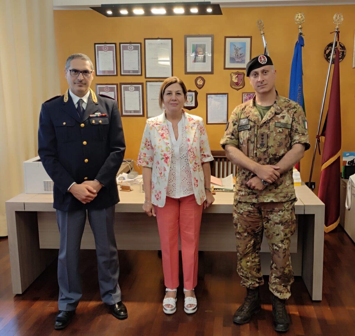 Caltanissetta: La Polizia e l’Esercito insieme per la sicurezza della tua città | Scopri perché questa collaborazione potrebbe sorprenderti! - 