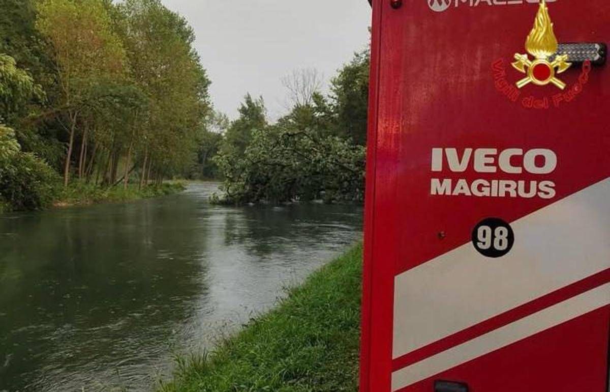 Italia divisa tra caldo e maltempo, oggi allerta in 12 Regioni. Frana investe due auto in val Senales -