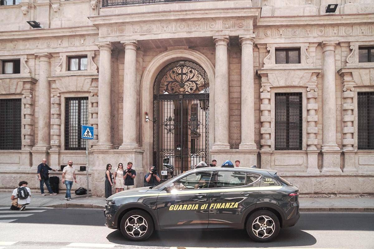 Inchiesta Milano, la rabbia degli inquilini: "Soldi già investiti ma cantieri bloccati, vogliamo risposte" -