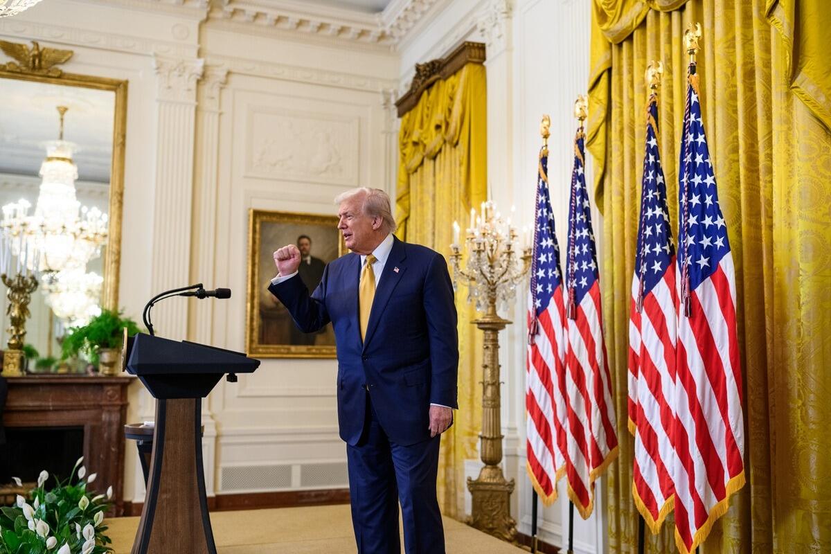 Trump avvisato a maggio del suo nome nei file Epstein | Cosa sa davvero il presidente? -