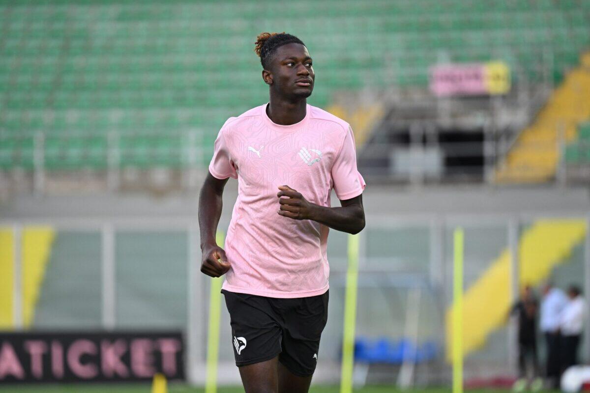 Palermo FC estende il prestito di Appuah | I tifosi reagiscono in modo sorprendente! -