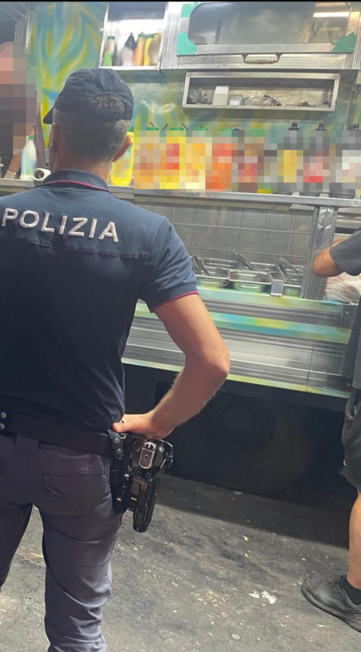 Gravina di Catania | La Polizia svela irregolarità sconvolgenti nei controlli stradali e alimentari! - 