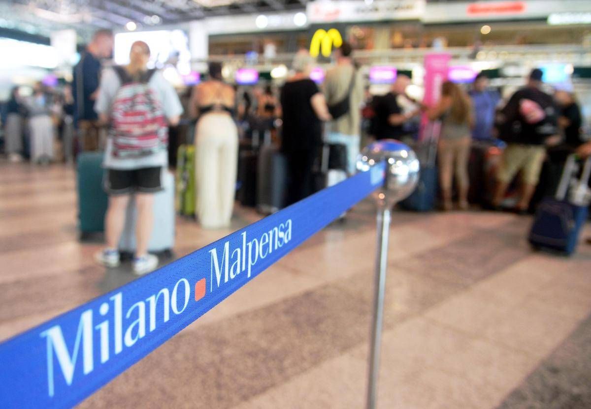 Voli, liquidi senza limiti nel bagaglio a mano: in quali aeroporti italiani è già possibile -