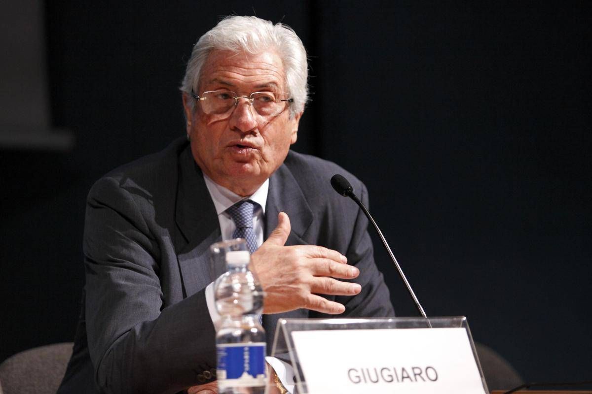 Esce fuori strada e si ribalta con il Suv, Giorgetto Giugiaro ricoverato a Olbia - 