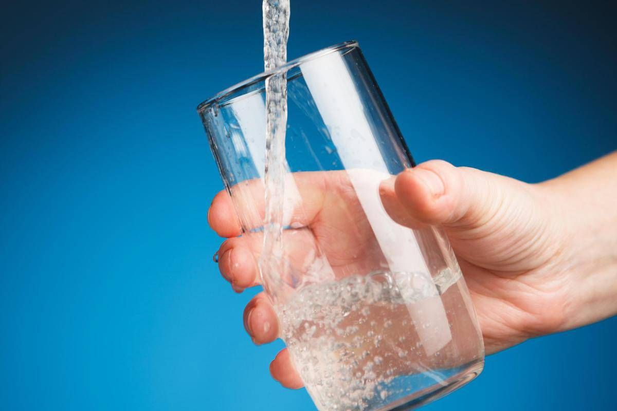 Salute, l’esperto: "L'idratazione fa bene a bilancio ormonale, energia umore e vitalità" - 