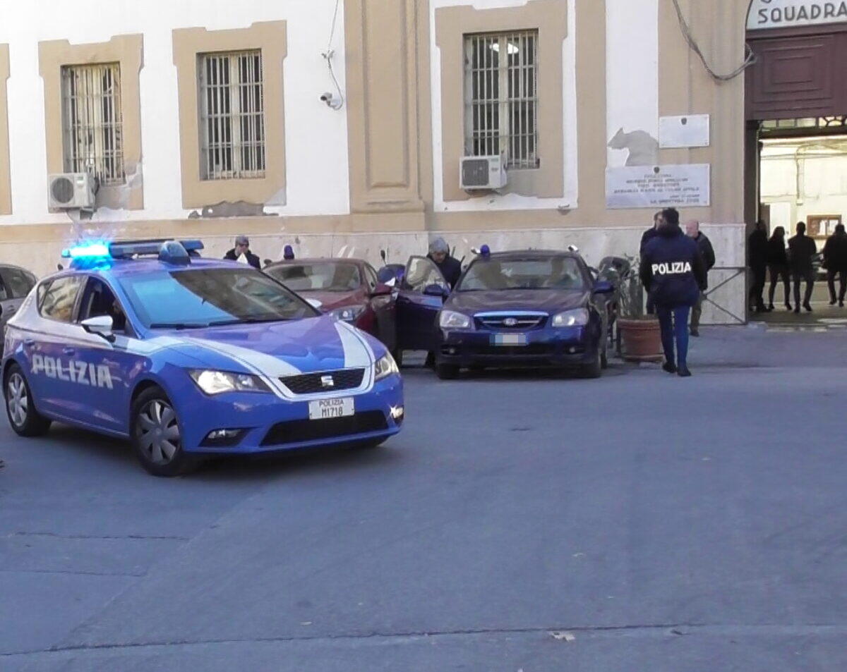 Arrestati per estorsione in un caso scioccante | La verità sulla Polizia di Palermo che non ti aspetti! - 