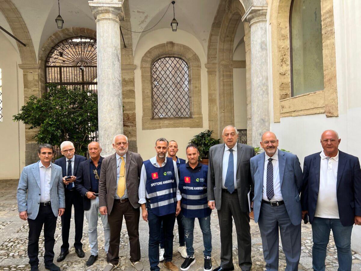 Palermo introduce 37 ispettori ambientali | La battaglia contro i rifiuti abbandonati sta per scoppiare! -