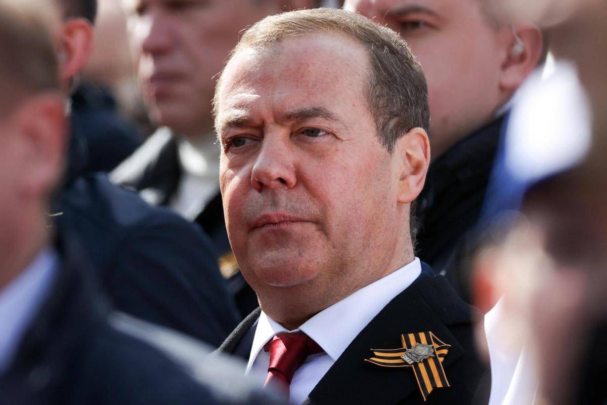 Trump e l'ultimatum a Putin sull'Ucraina, la replica di Medvedev: "Gioca, ma rischia guerra contro Usa" -