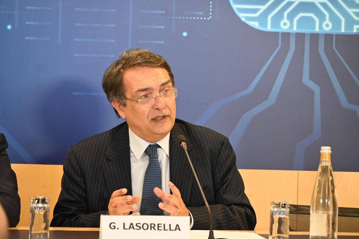 Lasorella (Agcom): "Adattare regolazione servizi cloud per agevolare Pmi" - 
