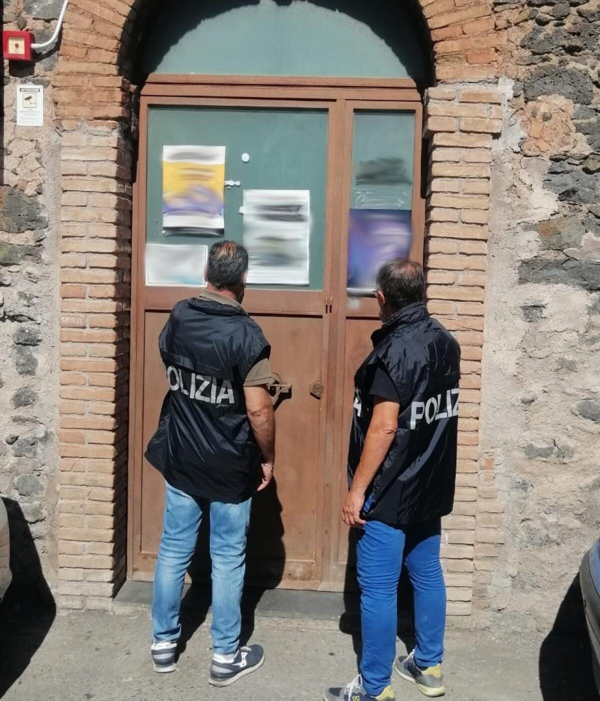Discoteca di Catania chiusa per norme di sicurezza violate | Ecco cosa nessuno vi ha mai detto sui controlli della Polizia! -