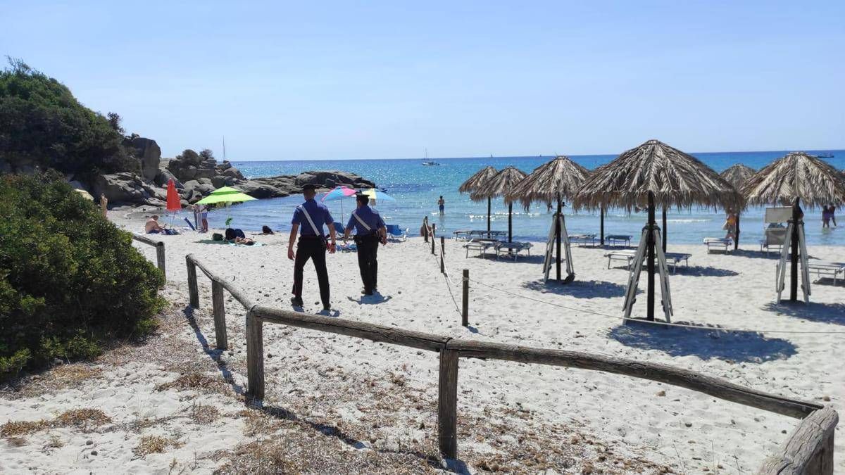 Oristano, mandibola umana trovata in spiaggia: l'allarme a Torre dei Corsari -