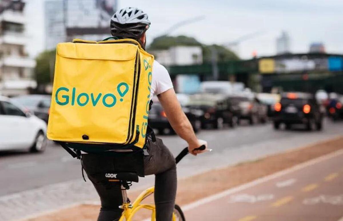 Glovo ritira il bonus per i rider che lavorano con 40 gradi | Un gesto coraggioso o un'ingiustizia inaccettabile? - 
