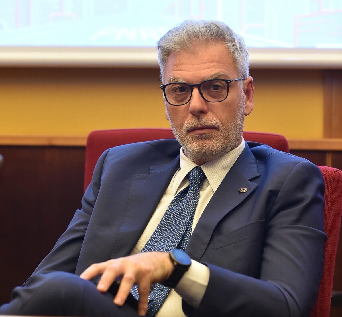 Giuli in campo per la cultura | La "rivoluzione dolce" può cambiare tutto? - 