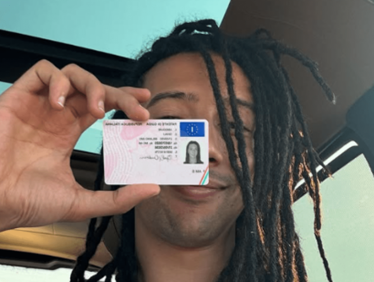 Ghali prende la patente a 32 anni: "Meglio tardi che mai" - 