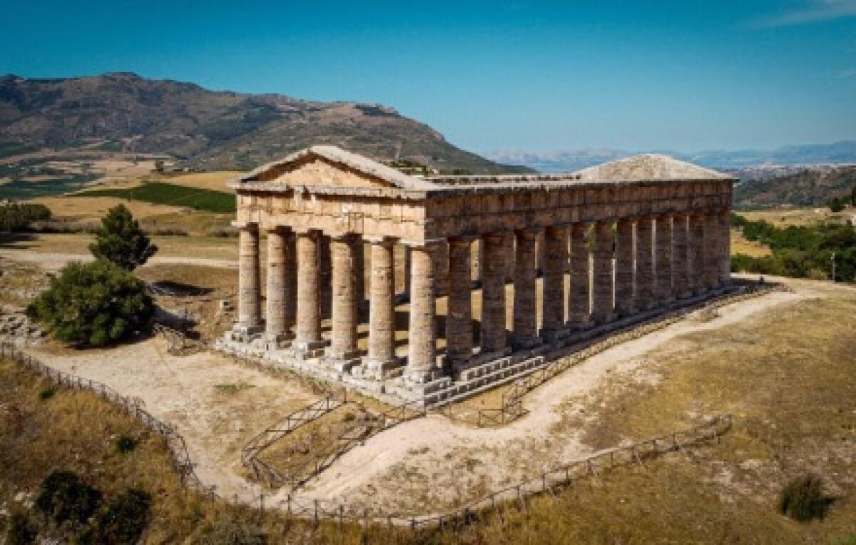 Mongolfiera in volo sul Parco di Segesta | Scopri perché la Regione Siciliana sorprende i turisti con esperienze uniche! -