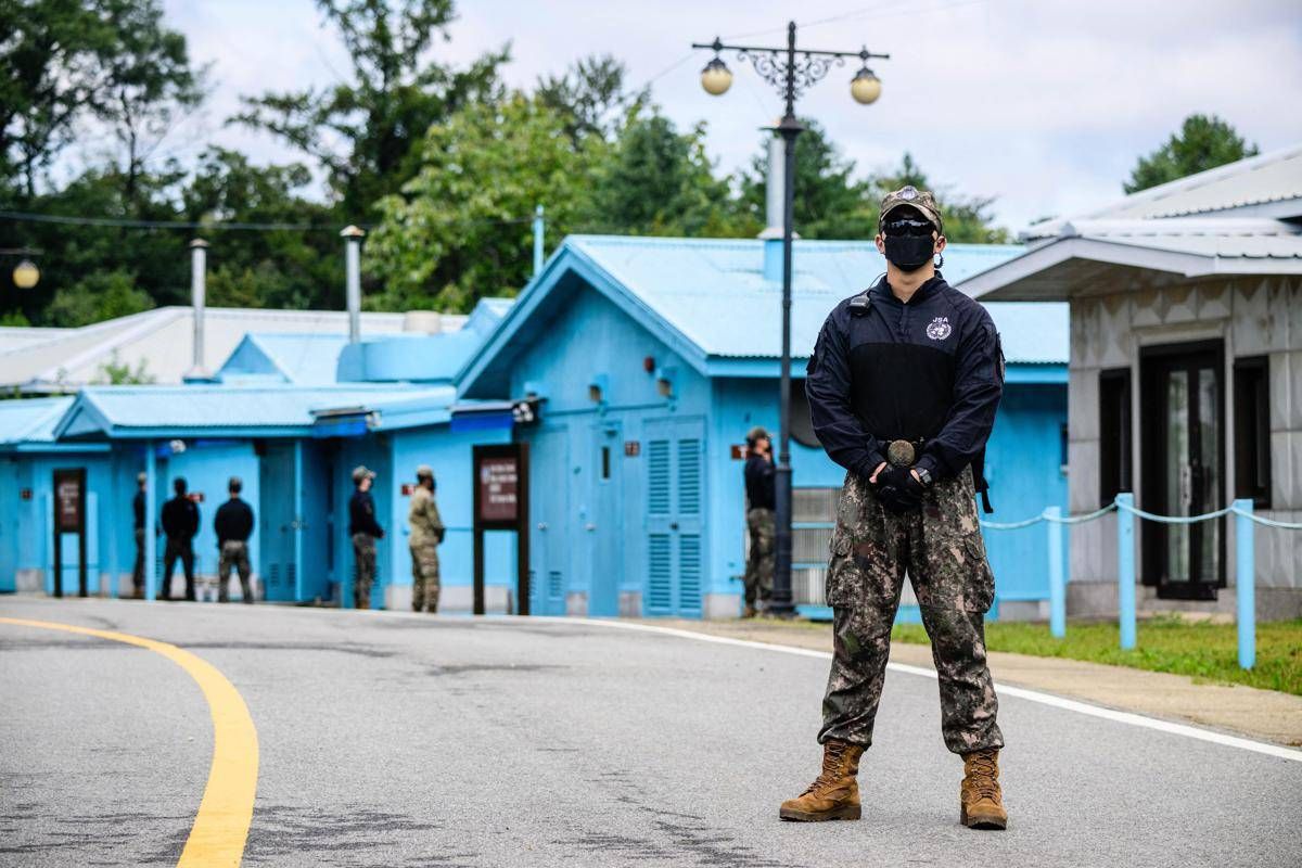 Nordcorea, 20 ore per superare la zona demilitarizzata: la fuga da film -