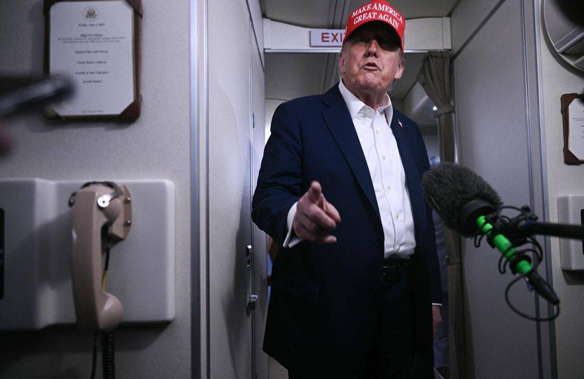 Dazi, Trump firma lettere per 12 Paesi: "Saranno spedite lunedì" - 