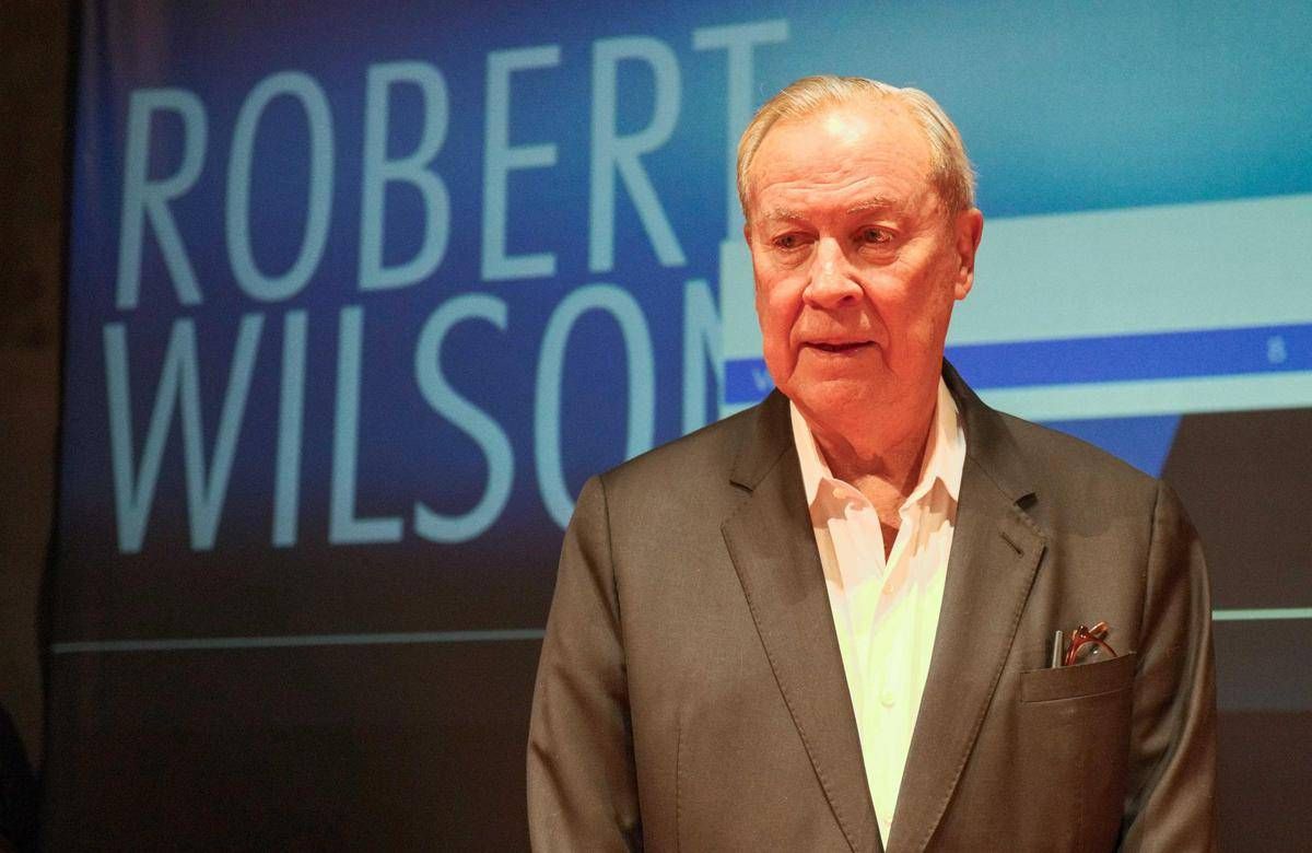 Morto Bob Wilson, addio al regista visionario della scena contemporanea -