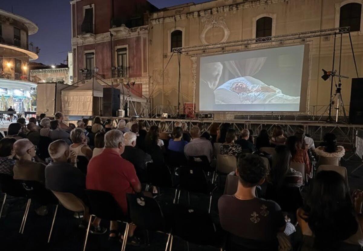 Catania sul grande schermo | Scopri perché il Comune di Catania sta rivoluzionando l'estate con proiezioni gratuite! -