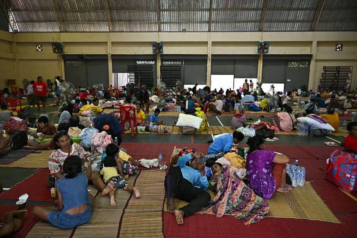 Thailandia, imposta legge marziale al confine con la Cambogia: oltre 130mila evacuati - 