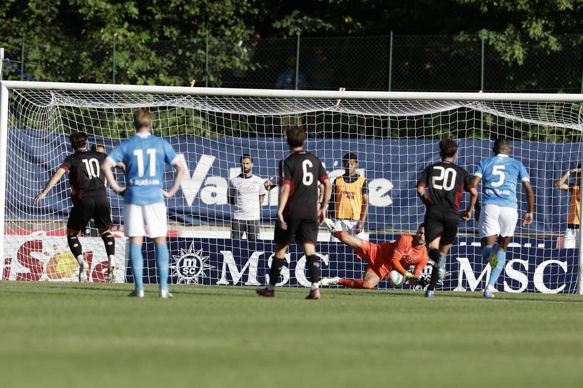 Napoli-Arezzo 0-2, campioni d'Italia k.o. in amichevole -