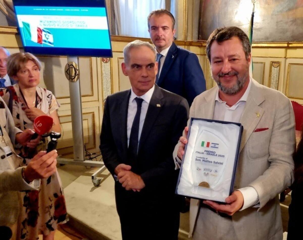 Salvini riceve il controverso premio Italia-Israele | La politica italiana in bilico tra applausi e proteste furiose! -