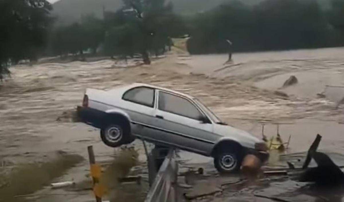Alluvione in Texas, 24 morti: disperse una ventina di ragazze - 