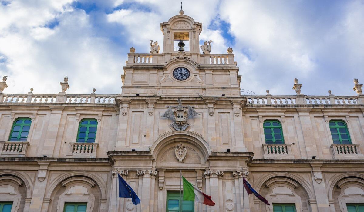Studiare in Università di Catania | Scopri come gli studenti stanno rivoluzionando l'architettura con il cartone! -