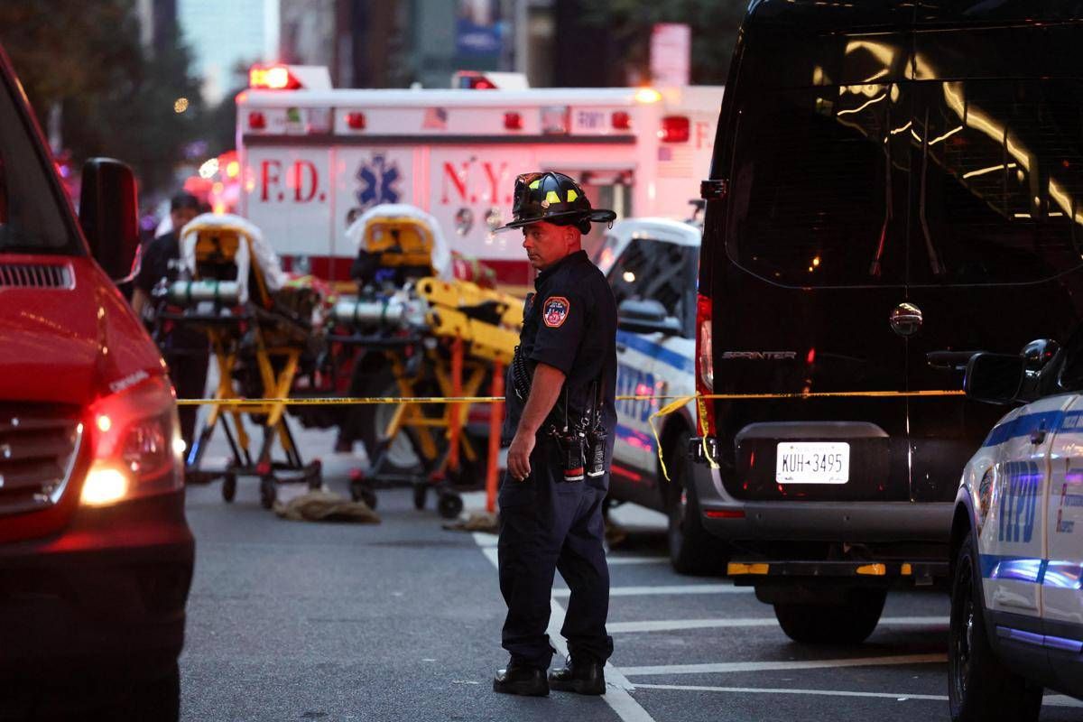 Sparatoria a Manhattan, uccide quattro persone prima di togliersi la vita -