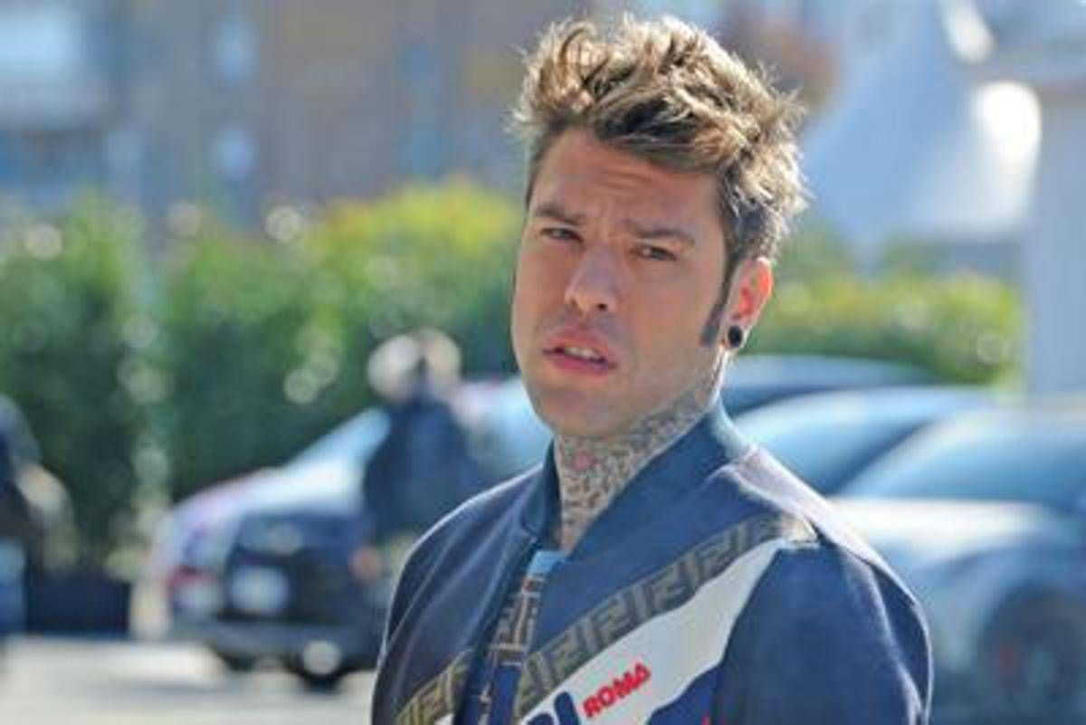 Fedez attacca Sala: "Si è auto-assolto. Mani pulite? Freud avrebbe da dire" -