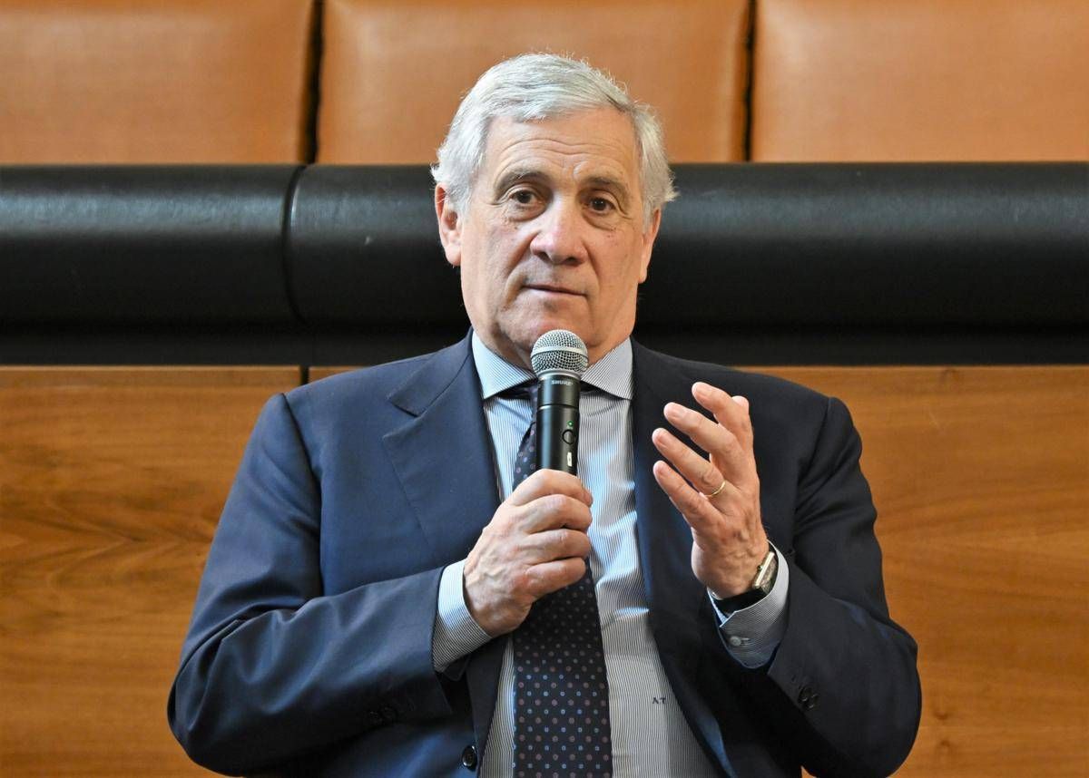 Tajani torna sullo ius scholae: "Preferite i maranza o i ragazzi che vanno a scuola?" - 