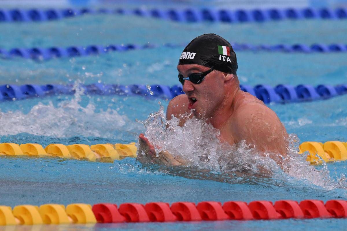 Mondiali nuoto 2025, chi è Simone Cerasuolo oro nei 50 rana -