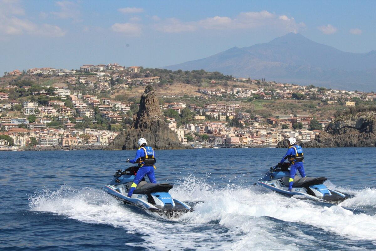 Intervento tempestivo della Polizia a Catania | Scopri come due giovani sono stati salvati da un disastro imminente! -