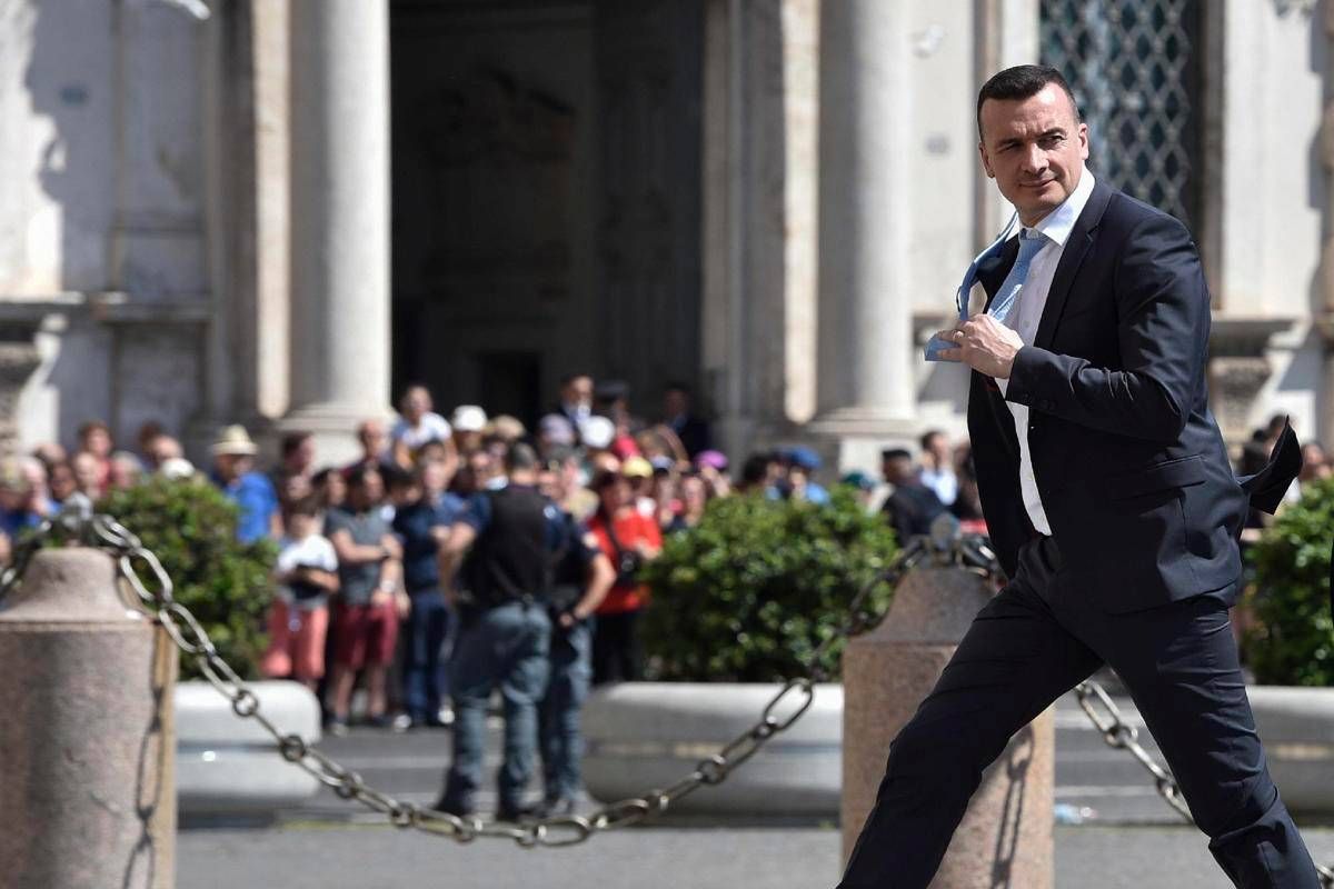 A processo titolari ditta ristrutturazioni, avrebbero truffato Rocco Casalino -