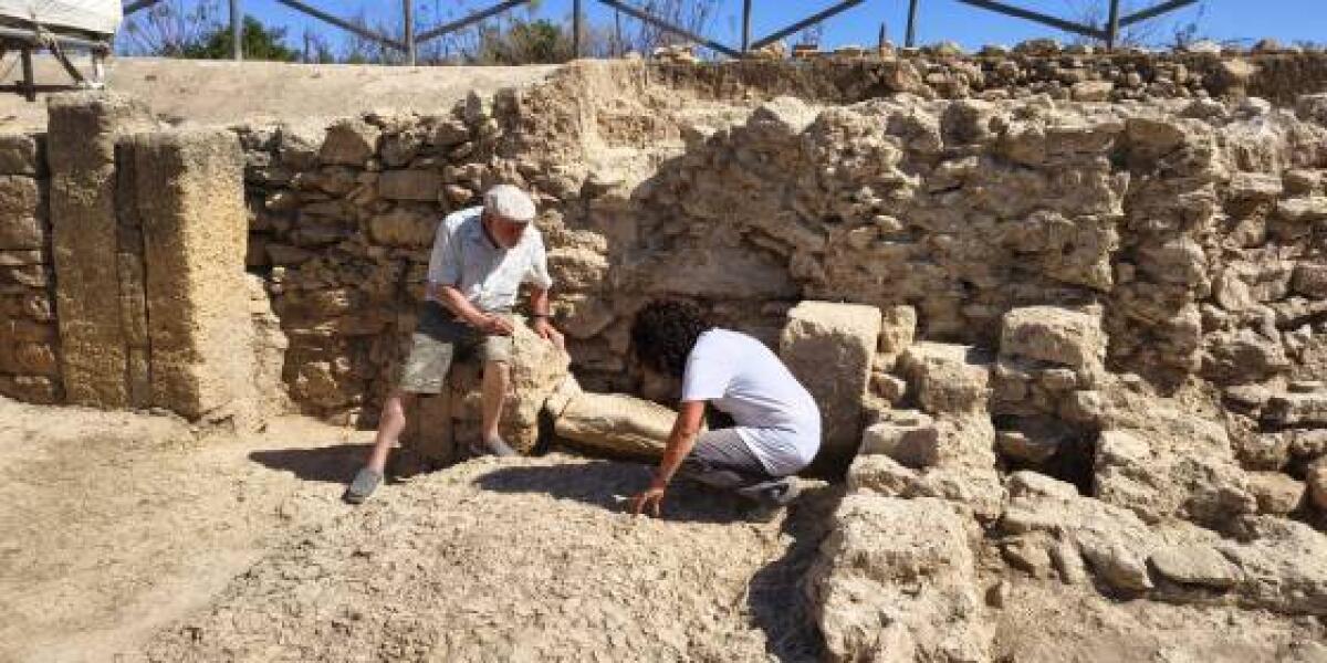 Scoperta una statua greca in Sicilia | Ma cosa nasconde la sua misteriosa frattura? -