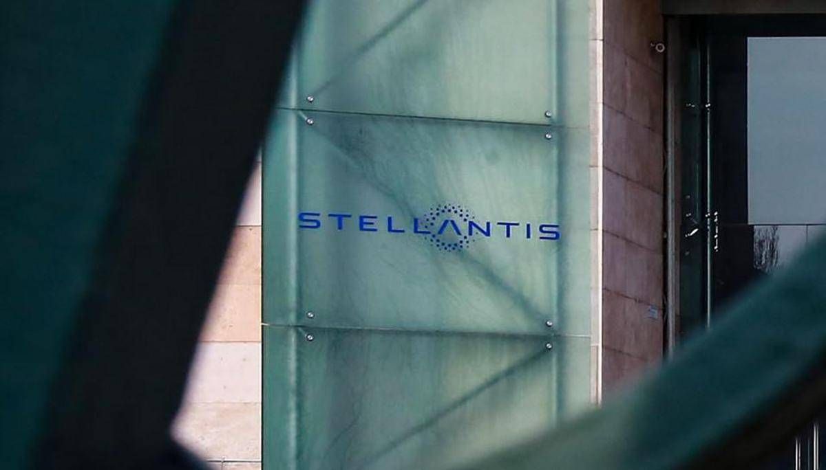 Effetto dazi per Stellantis, scivola a Piazza Affari: 2,3 miliardi di perdite -