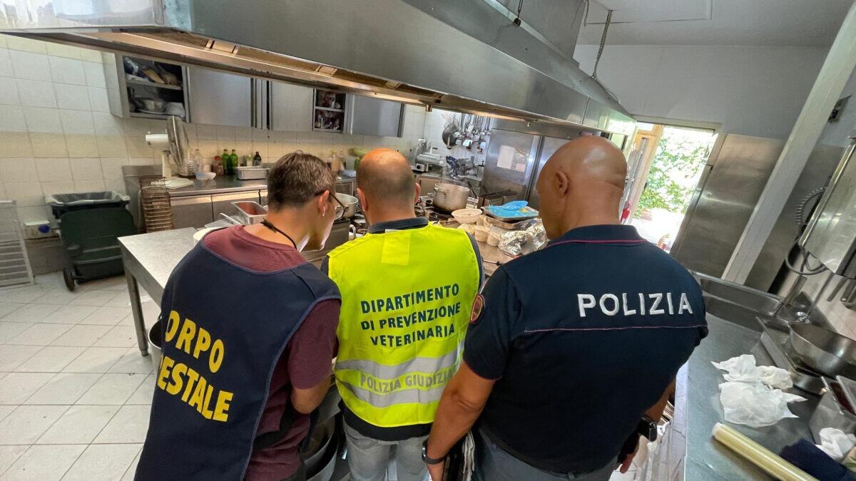 <p><strong>Polizia Catania sequestra 200 chili di cibo nei lidi: è tutto come sembra?</strong></p> -
