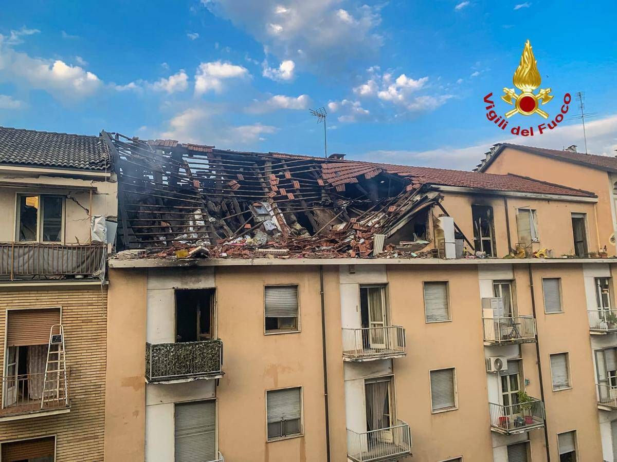 Esplosione in appartamento a Torino, arrestato 40enne: è ricoverato in ospedale -