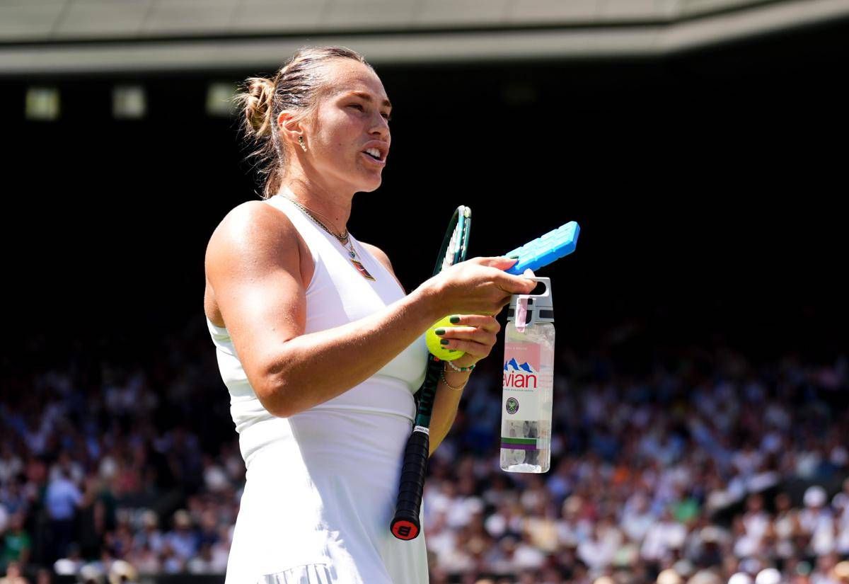 Wimbledon, malore sugli spalti. Sabalenka porta acqua e ghiaccio in tribuna -