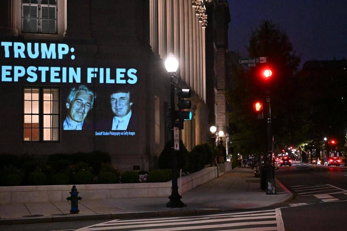 Trump, New York Times: "Organizzò festa con sole donne e un unico invitato: Epstein" - 