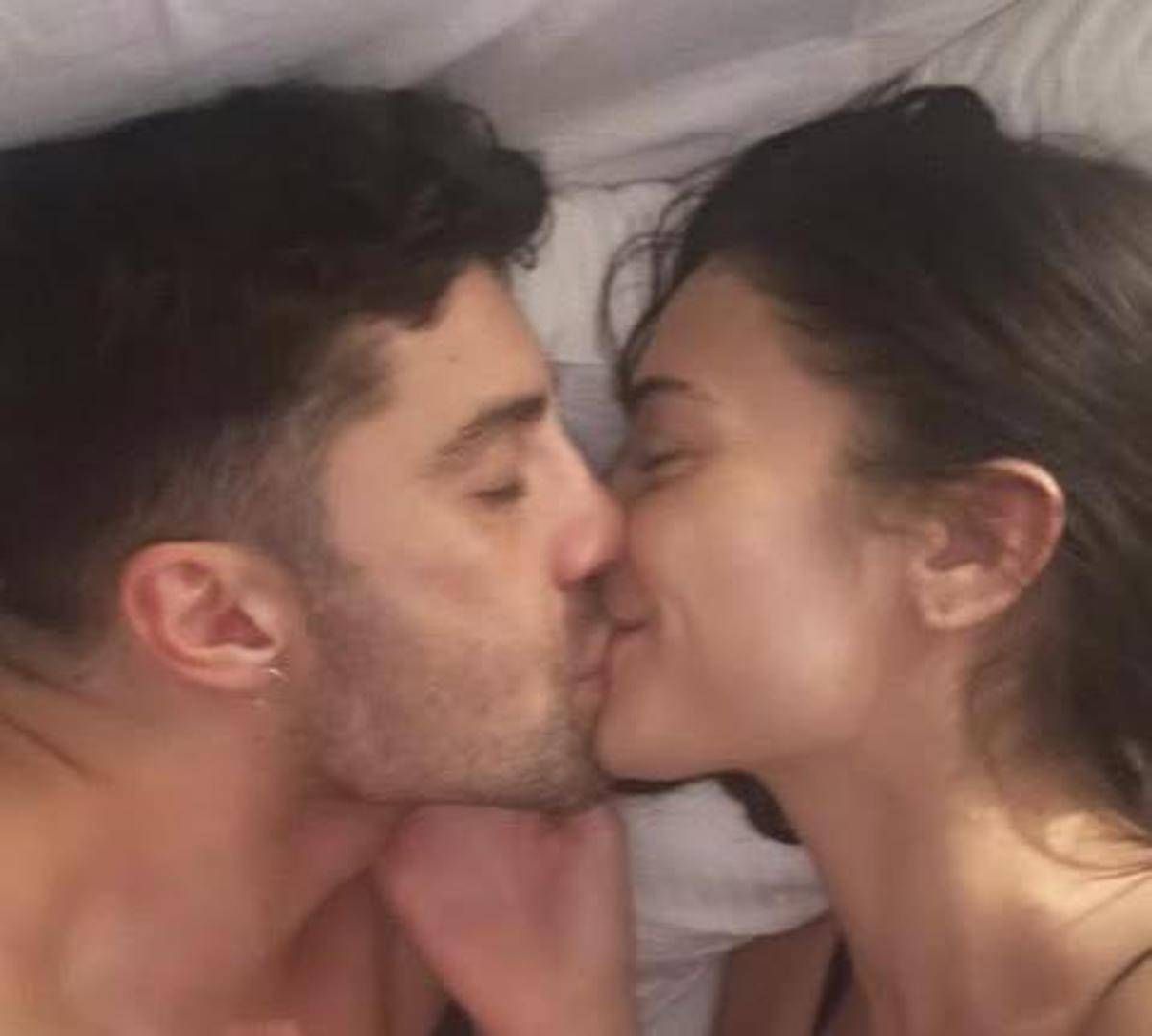 Elodie, un bacio tra le lenzuola con Iannone per smentire la crisi - 